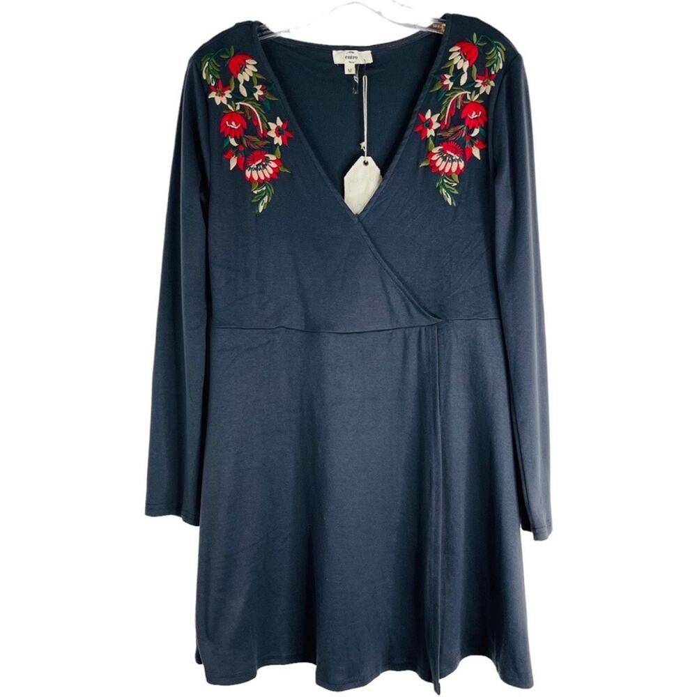 NWT Entro gray red floral embroidered stretch cross front midi dress medium